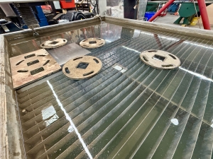 OMAX-2022 OMAX MAXIEM M2040 ABRASIVE WATERJET CUTTING SYSTEM, 3-AXIS CUTTING HEAD, TABLE SIZE: 13' 4" X 7'0" XY,  CUTTING TRAVEL: 13' 4" X 6' 8", Z-AXIS TRAVEL: 12", MAXJET 5I NOZZLE, 600 LB. ABRASIVE HOPPER, PULL-TO-OPEN VALVE SINGLE NOZZLE, WATER FILTER, CUTTING TABLE, S/N M20405268-57