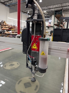 OMAX-2022 OMAX MAXIEM M2040 ABRASIVE WATERJET CUTTING SYSTEM, 3-AXIS CUTTING HEAD, TABLE SIZE: 13' 4" X 7'0" XY,  CUTTING TRAVEL: 13' 4" X 6' 8", Z-AXIS TRAVEL: 12", MAXJET 5I NOZZLE, 600 LB. ABRASIVE HOPPER, PULL-TO-OPEN VALVE SINGLE NOZZLE, WATER FILTER, CUTTING TABLE, S/N M20405268-57
