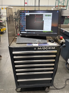 OMAX-2022 OMAX MAXIEM M2040 ABRASIVE WATERJET CUTTING SYSTEM, 3-AXIS CUTTING HEAD, TABLE SIZE: 13' 4" X 7'0" XY,  CUTTING TRAVEL: 13' 4" X 6' 8", Z-AXIS TRAVEL: 12", MAXJET 5I NOZZLE, 600 LB. ABRASIVE HOPPER, PULL-TO-OPEN VALVE SINGLE NOZZLE, WATER FILTER, CUTTING TABLE, S/N M20405268-57