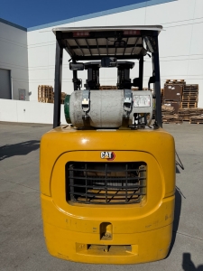 2023 CATERPILLAR LPG FORKLIFT, MODEL GC40K, 8,000 LB CAPACITY, 3-STAGE MAST, SIDE SHIFT, 8' FORKS, SOLID CUSHION TIRES, LOAD LIGHTS, REARVIEW MIRRORS, CLEARCAP RAINCAP, APPROX. 498 HOURS, S/N AT87B11599-63
