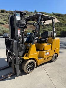 2023 CATERPILLAR LPG FORKLIFT, MODEL GC40K, 8,000 LB CAPACITY, 3-STAGE MAST, SIDE SHIFT, 8' FORKS, SOLID CUSHION TIRES, LOAD LIGHTS, REARVIEW MIRRORS, CLEARCAP RAINCAP, APPROX. 498 HOURS, S/N AT87B11599-63