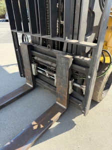 2023 CATERPILLAR LPG FORKLIFT, MODEL GC40K, 8,000 LB CAPACITY, 3-STAGE MAST, SIDE SHIFT, 8' FORKS, SOLID CUSHION TIRES, LOAD LIGHTS, REARVIEW MIRRORS, CLEARCAP RAINCAP, APPROX. 498 HOURS, S/N AT87B11599-63