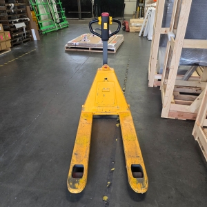 APOLLO FORKLIFT ELECTRIC PALLET JACK, MODEL A-1034, 3,300 LB CAPACITY-66
