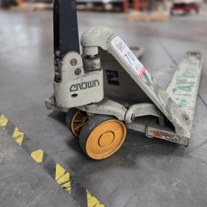 CROWN PALLET JACK, 5,000 LB CAPACITY-70