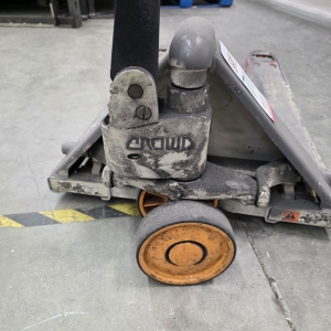 CROWN PALLET JACK, 5,000 LB CAPACITY-71