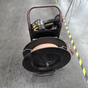 LOT - BANDING CART W/ 1/2" POLY BANDING, W/ FROMM 18 VOLT RECHARGEABLE PLASTIC STRAPPING TOOL, MODEL P328-75