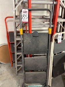 3-STEP STEPLADDER-85