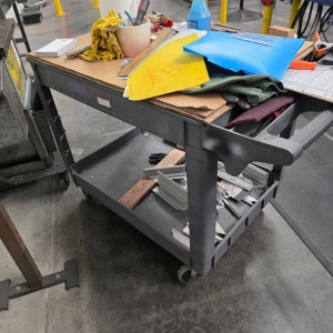WEN PLASTIC SERVICE CART, 500 LB CAPACITY, 2' X 3', CONTENTS NOT INCLUDED-156