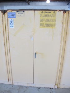JUSTRITE FLAMMABLE LIQUID STORAGE CABINET (G-49) LOADING & HANDLING FEE $25-