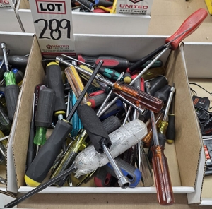 LOT - SCREWDRIVERS, NUT DRIVERS, ALLEN DRIVERS-289