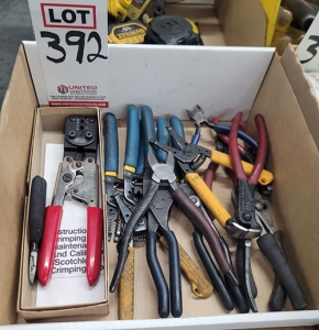 LOT - CUTTERS, PLIERS AND STRIPPERS-392