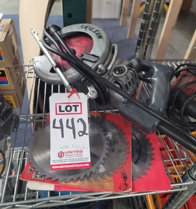 LOT - SKILSAW CORDED CIRCULAR SAW, MODEL SHD77, W/ (3) EXTRA BLADES-442
