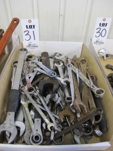 LOT ASSORTED WRENCHES (G-49) LOADING & HANDLING FEE $5-