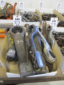LOT ASSORTED WRENCHES (G-49) LOADING & HANDLING FEE $5-