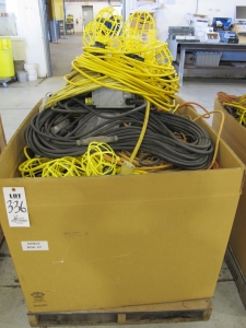 LOT ASSORTED LIGHTS & ELECTRIC CORDS (G-49) LOADING & HANDLING FEE $15-