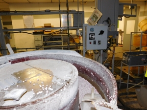 ROTO-FINISH SPIRATRON, ER SERIES, 5 CUBIC FOOT VIBRATORY FINISHER-355