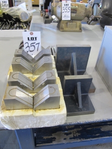LOT ASSORTED ANGLE PLATES & V BLOCKS (G-49) LOADING & HANDLING FEE $5-