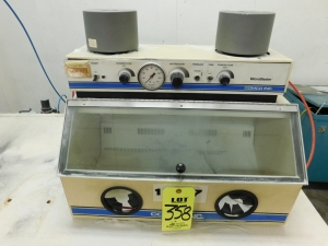 COMCO SANDBLAST WORK STATION MODEL WS2200-1, W/COMCO MICROBLASTER MODEL MB1002-1-358