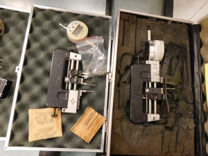 LOT OF (8) MTG DIGITAL THREAD GAGES, PLUS (3) MTG G-600 THREAD GAGE BODIES W/O ANALOG OR DIGITAL READ OUTS-367