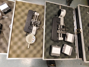 LOT OF (8) MTG DIGITAL THREAD GAGES, PLUS (3) MTG G-600 THREAD GAGE BODIES W/O ANALOG OR DIGITAL READ OUTS-367