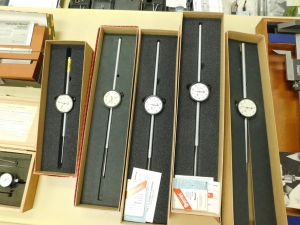 BROWN & SHARPE VERNIER HEIGHT GAGE, (2) NEW-IN-BOX STARRETT 25-5041J DIAL INDICATORS, (3) USED STARRETT DIAL INDICATORS, BROWN & SHARPE DIGI-CAL DIGITAL CALIPERS, BROWN & SHARPE 585 12" HEIGHT GAGE, PLUS SEVERAL DEPTH GAGES-369