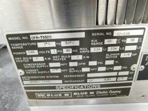 BLUE M HUMID-FLOW COMBINATION TEMP & HUMIDITY CABINET, MODEL CFR-7552C, S/N C2-249-39