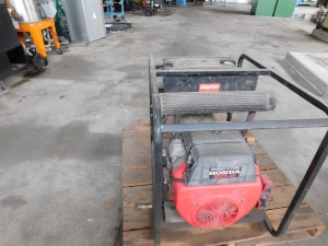 DAYTON 3LW64 PROFESSIONAL DUTY 10,000 WATT PORTABLE GENERATOR, W/HONDA 20 HP GX620/V-TWIN ENGINE-390