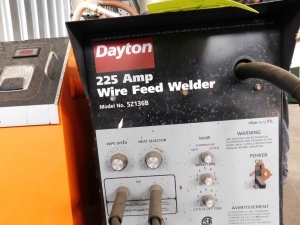DAYTON 225 AMP WIRE FEED WELDER, MODEL 5Z136B-393