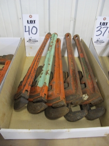 LOT ASSORTED PIPE WRENCHES (G-49) LOADING & HANDLING FEE $5-