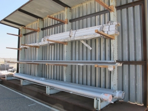 LOT ASSORTED METAL PLATES W/ MACHINE PARTS (W-46 YARD) LOADING & HANDLING FEE $200-