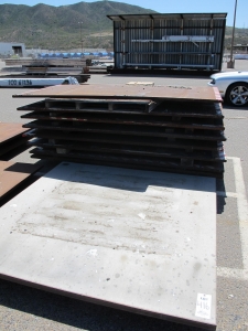 LOT (3) 4' X 8' X 1.5" X 1,958 LBS (TOTAL 5,874 LBS), (1) 4' X 8' X 2" X 2,610 LBS & (1) 57.5" X 5' X 1-1/4" X 1,275 LBS STEEL METAL PLATES (W-46 YARD) LOADING & HANDLING FEE $175-