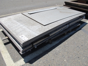 LOT (1) 8' X 8' X 2" X 5,227 LBS, (4) 6' X 11' X 1-1/4" X 3,369 LBS (TOTAL 13,476 LBS) & (11) 10' X 20' X 1/2" X 4,079 LBS (TOTAL 44,869 LBS) STEEL METAL PLATES (W-46 YARD) LOADING & HANDLING FEE $350-