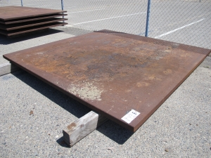 LOT ASSORTED STEEL METAL PLATES (W-46 YARD) LOADING & HANDLING FEE $350-
