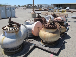 LOT ASSORTED VALVES (W-46 YARD) LOADING & HANDLING FEE $250-