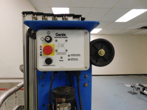 2002 GENIE MODEL AWP 255DC, S/N AWP02-21606, AERIAL WORK PLATFORM (MANLIFT)-444