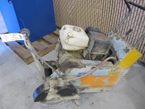 TARGET GASOLINE CONCRETE CUTTER SAW (G-49) LOADING & HANDLING FEE $15-