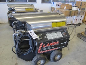 LANDA MODEL PHW 2-1100 STEAM CLEANER (G-49) LOADING & HANDLING FEE $25-