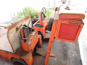 TAYLOR-DUNN MODEL 1159SC STAND UP ELECTRIC TRUCK, SOLID TIRES, S/N 32539-479