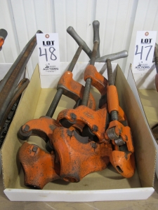 LOT ASSORTED PIPE CUTTERS (G-49) LOADING & HANDLING FEE $5-