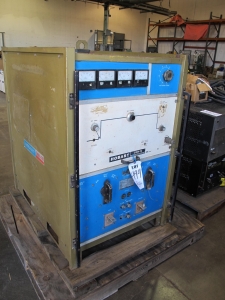 HOBART CYBER-TIG 100 SERIES TIG WELDER (G-49) LOADING & HANDLING FEE $15-