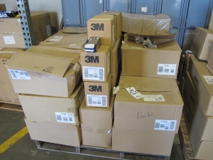 LOT ASSORTED GOGGLES (G-49) LOADING & HANDLING FEE $15-