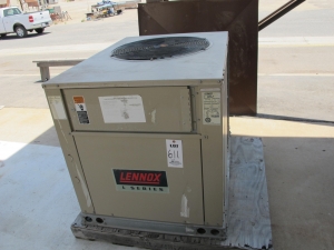 LENNOX L SERIES AIR CONDITIONING UNIT, 3-PHASE, S/N 5600D03341 (G-49) LOADING & HANDLING FEE $15-