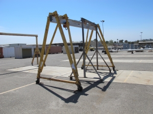 LOT (3) WERNER 10' LADDERS (G-49 YARD) LOADING & HANDLING FEE $15-