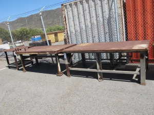 LOT (4) WERNER 10' LADDERS (G-49 YARD) LOADING & HANDLING FEE $20-