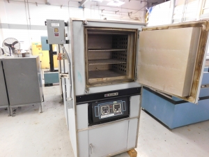 BLUE M OVEN, MODEL POM7-206C3, TEMP RANGE: UP TO 343 DEG. C/650 DEG. F, S/N P38-1779-77