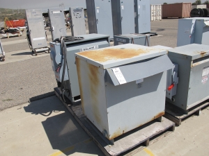 LOT (2) SQUARE D TRANSFORMERS (G-49 YARD) LOADING & HANDLING FEE $30-
