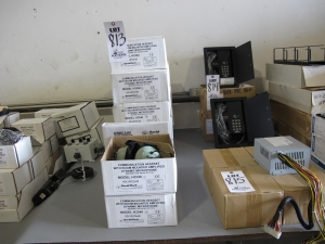 LOT ASSORTED POWER SUPPLIES, TRANSMITTERS & INTERFACE (G-49) LOADING & HANDLING FEE $5-