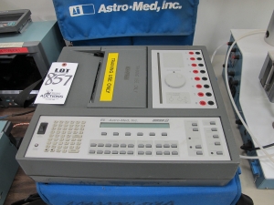 LOT (2) ASSORTED CHART RECORDERS (G-49) LOADING & HANDLING FEE $5-