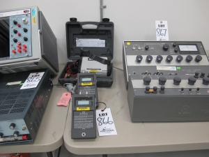 LOT (4) SKF/MICROLOG MODEL CMVA10 DIGITAL CONTROLLERS (G-49) LOADING & HANDLING FEE $5-