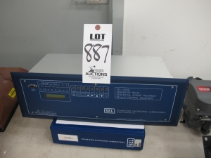 LOT (3) FLUKE MODEL 97 SCOPEMETERS (G-49) LOADING & HANDLING FEE $5-